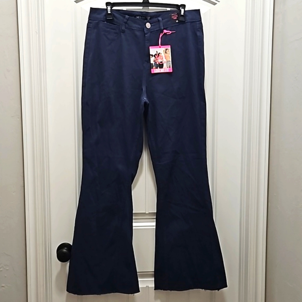 *NWT* One5One High Rise Flare Pant
